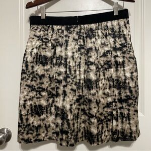 Ann Taylor Black and Cream Pleated Mini Skirt
